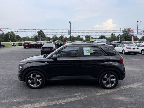 Used 2022 Hyundai Venue SEL w/ Cargo Package FWD image 8