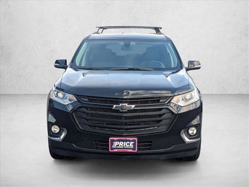 Used 2020 Chevrolet Traverse LT FWD image 2