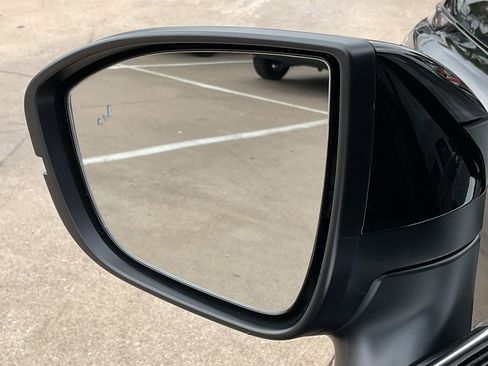 New 2026 Nissan Pathfinder SL image 10