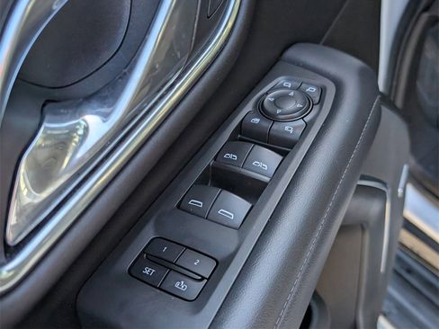 Used 2021 Chevrolet Tahoe LT w/ LT Signature Plus Package image 11