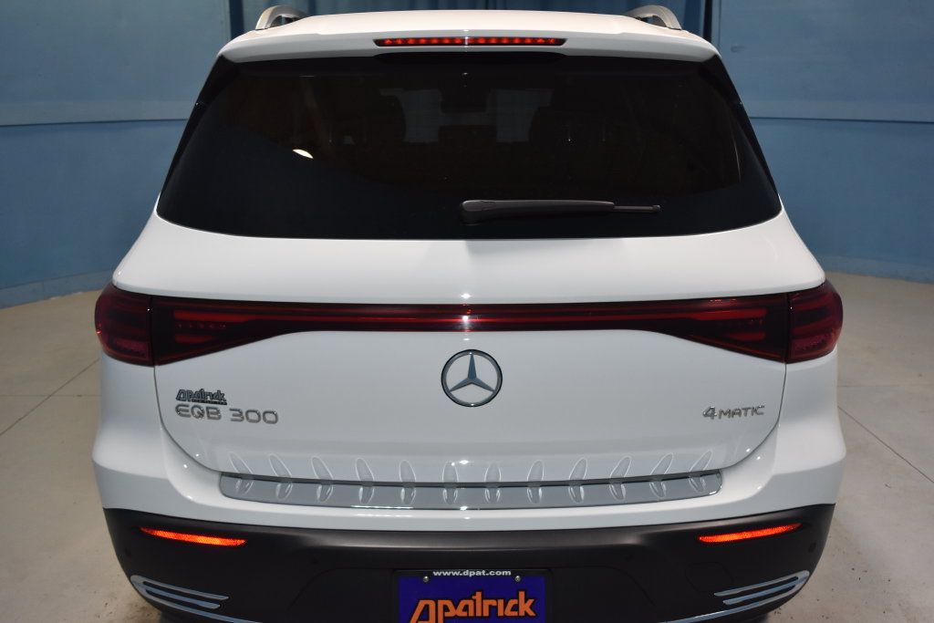 Used 2024 Mercedes-Benz EQB 300 4MATIC image 28