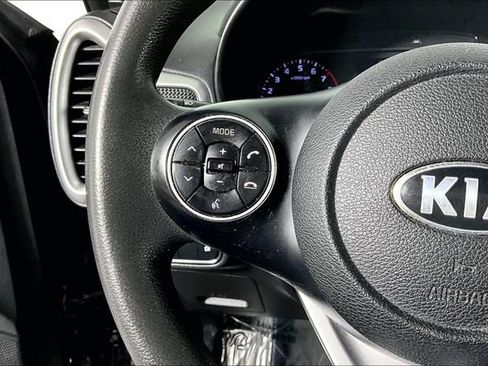 Used 2020 Kia Soul S FWD image 18