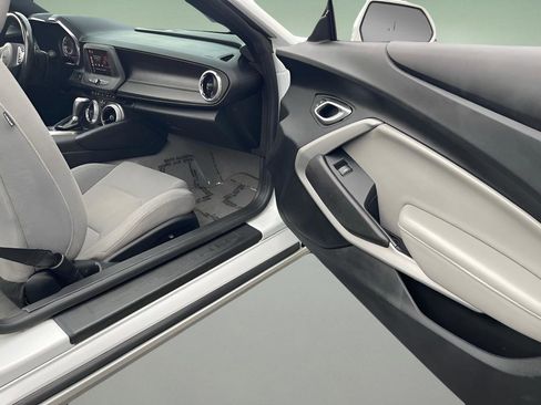 Used 2022 Chevrolet Camaro LT image 15