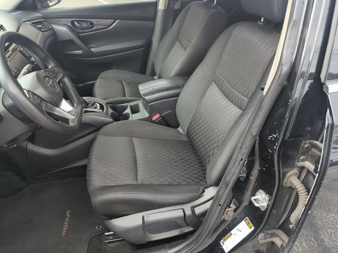 Used 2019 Nissan Rogue S FWD image 11