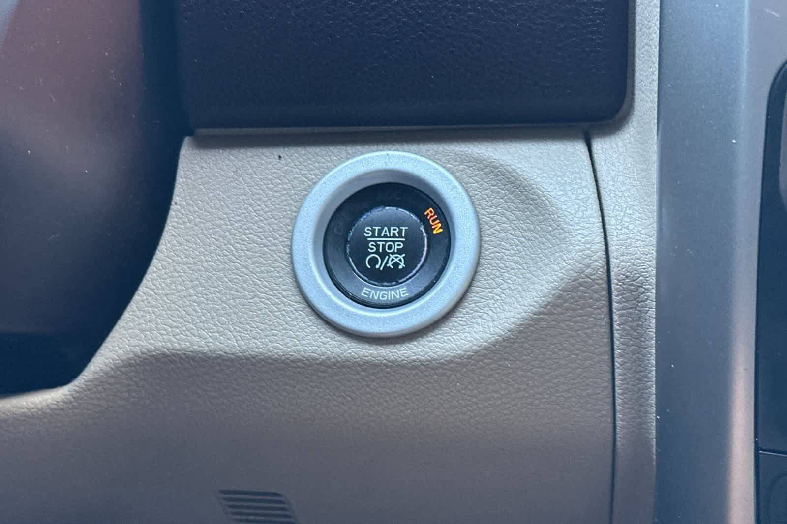 Used 2014 RAM 1500 Laramie w/ Convenience Group AWD/4WD image 22