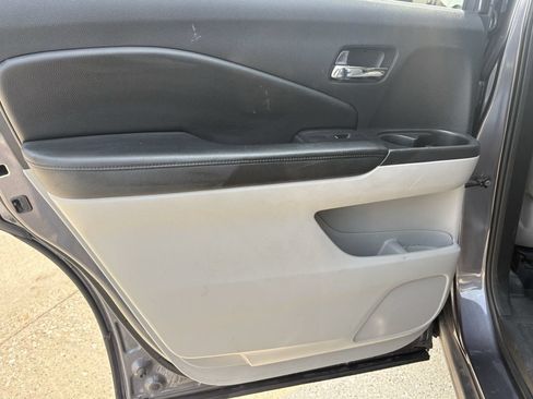 Used 2020 Honda Pilot Touring image 24