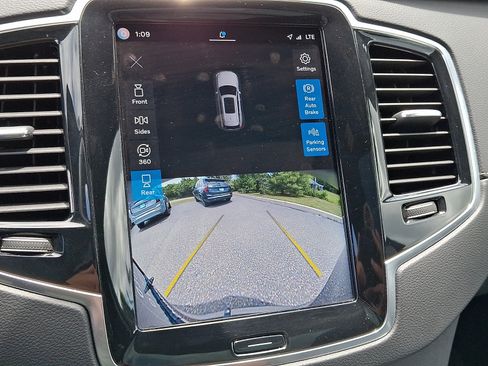 Certified 2023 Volvo XC90 B6 Ultimate w/ Protection Package AWD/4WD image 21