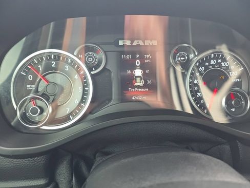 Used 2019 RAM 1500 Big Horn AWD/4WD image 17