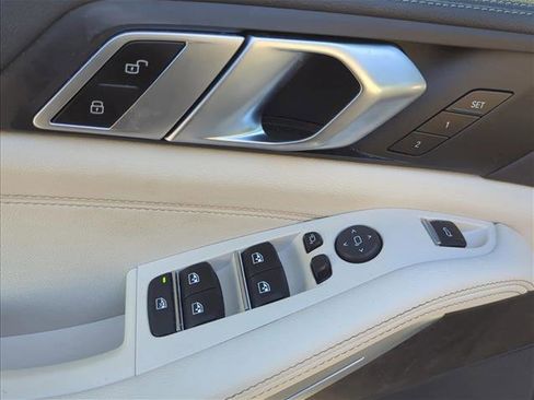 Used 2022 BMW X5 xDrive40i w/ Premium Package image 11
