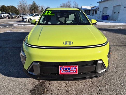 Used 2025 Hyundai Kona SEL image 3
