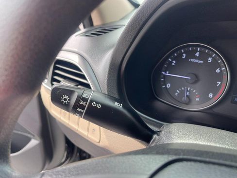 Used 2018 Hyundai Elantra GT FWD image 28