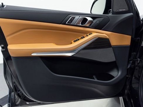 Certified 2024 BMW X5 xDrive40i w/ M Sport Package image 11