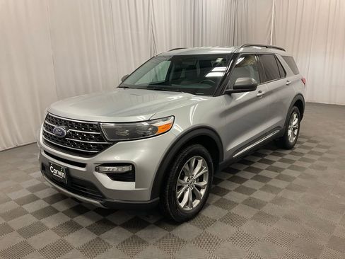 Used 2023 Ford Explorer XLT image 5