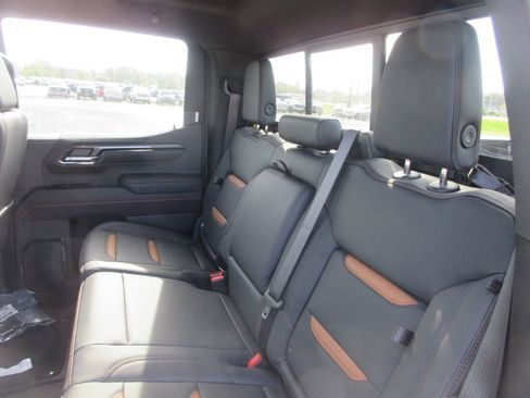 New 2026 GMC Sierra 1500 AT4 w/ AT4 Premium Package AWD/4WD image 16