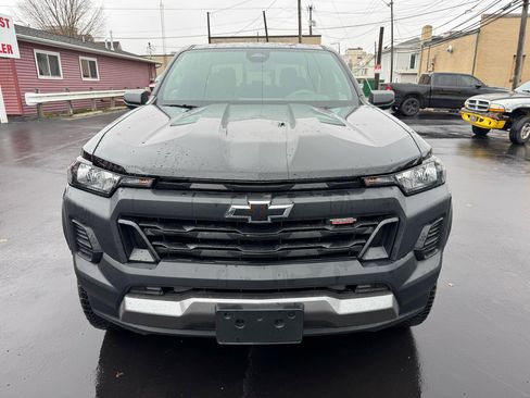 Used 2024 Chevrolet Colorado Trail Boss image 2