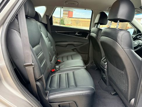 Used 2018 Kia Sorento EX image 27