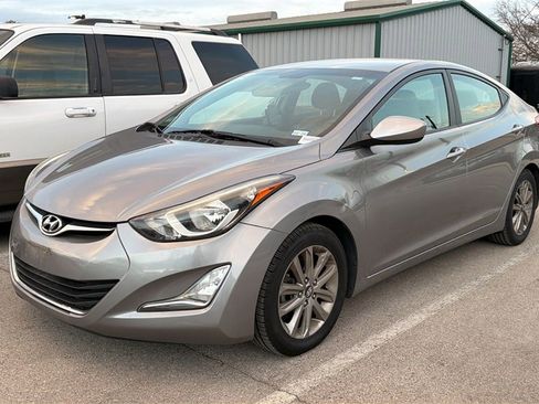 Used 2014 Hyundai Elantra SE w/ Option Group 02 image 15