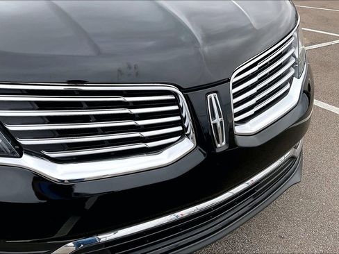 Used 2016 Lincoln MKX Reserve w/ Climate Package image 29