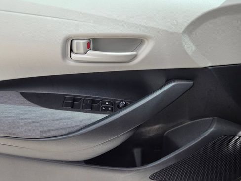 Used 2025 Toyota Corolla LE FWD image 27