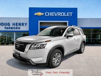 Used 2025 Nissan Pathfinder SV FWD video 1
