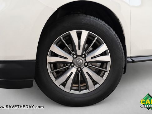 Used 2019 Nissan Pathfinder S AWD/4WD image 3