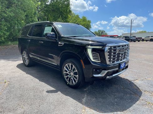 New 2026 GMC Yukon Denali w/ Denali Reserve Package AWD/4WD image 9