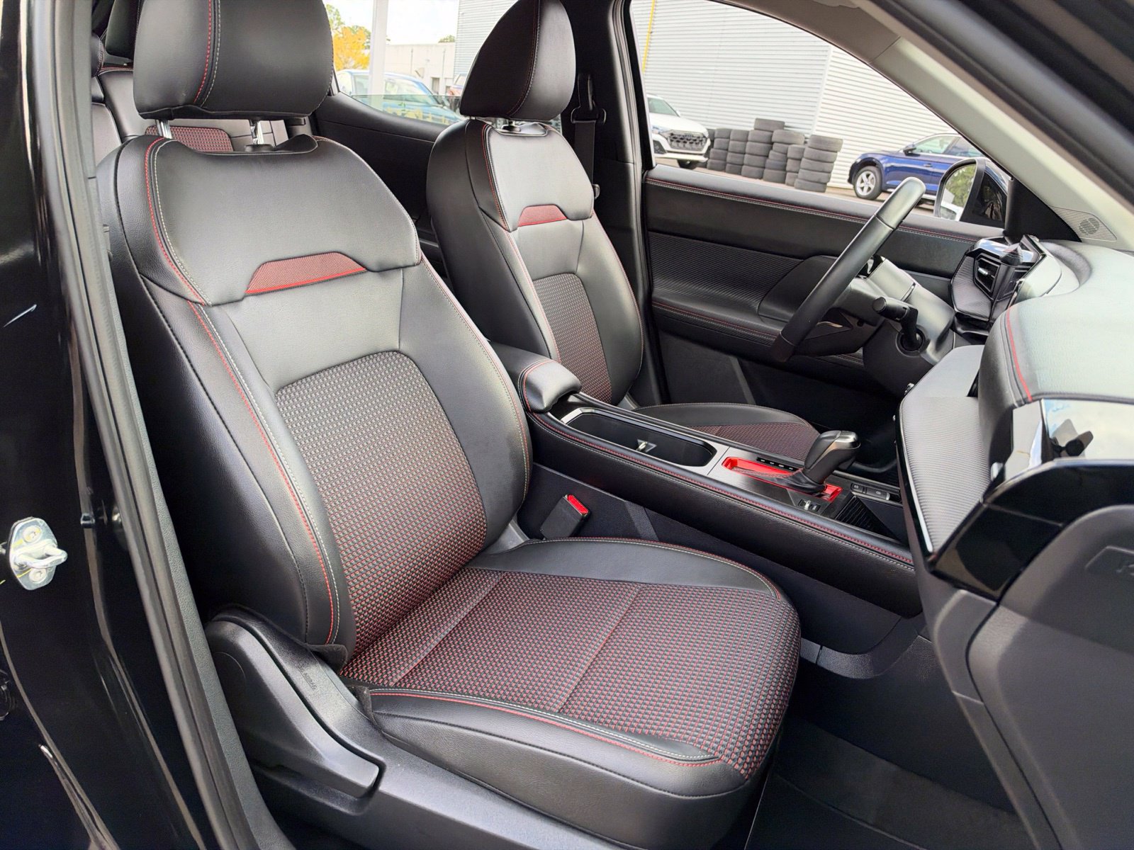 Used 2026 Nissan Kicks SR FWD image 33