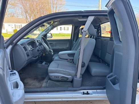 Used 2005 Dodge Dakota SLT image 9