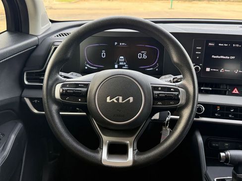 Used 2025 Kia Sportage LX image 28