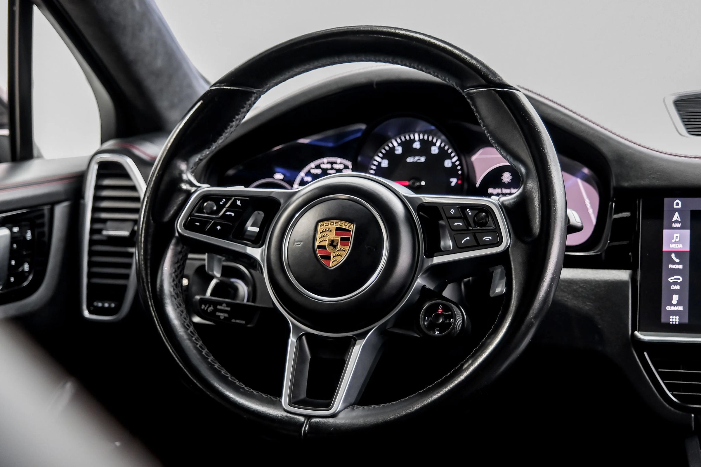 Used 2021 Porsche Cayenne GTS w/ Premium Package AWD/4WD image 19