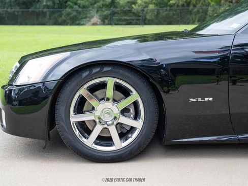 Used 2006 Cadillac XLR RWD image 2