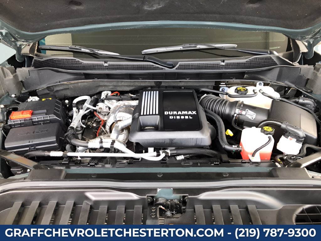 Used 2025 Chevrolet Silverado 1500 LT Trail Boss w/ Convenience Package II AWD/4WD image 3