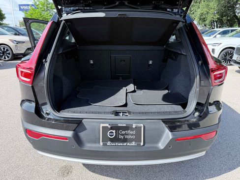 Certified 2025 Volvo XC40 B5 Core AWD/4WD image 25