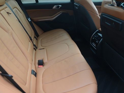 Used 2022 BMW X5 sDrive40i w/ M Sport Package image 14