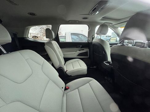 Certified 2023 Kia Telluride S w/ S Sunroof Package image 4