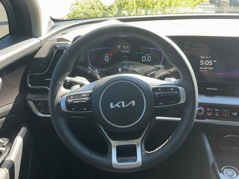 Certified 2025 Kia Sportage EX w/ EX Premium Package AWD/4WD image 31