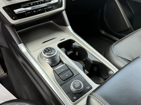 Certified 2022 Ford Explorer XLT w/ Equipment Group 202A image 15