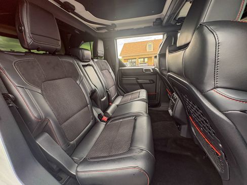 Used 2025 Ford Bronco Raptor w/ Interior Carbon Fiber Pack AWD/4WD image 27