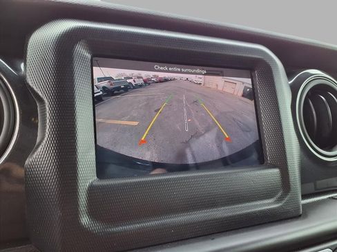 Used 2022 Jeep Wrangler Unlimited Sport image 6