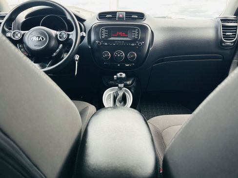 Used 2016 Kia Soul FWD image 17