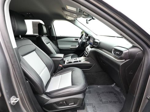 Certified 2023 Ford Explorer XLT w/ Equipment Group 202A AWD/4WD image 22
