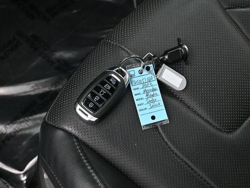 Used 2023 Hyundai Elantra Limited w/ Cargo Package image 19