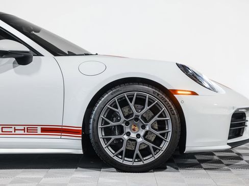 Used 2025 Porsche 911 Carrera RWD image 3