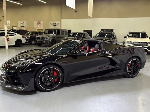 Used 2020 Chevrolet Corvette Stingray Preferred Cpe w/ 2LT Preferred Equipment Group RWD image 5