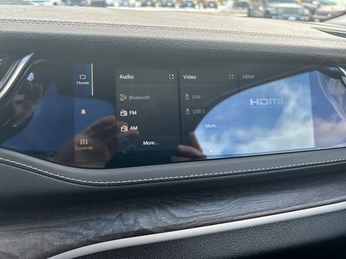 Used 2023 Jeep Grand Cherokee 30th Anniversary image 35