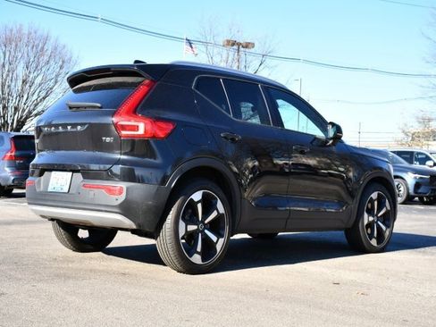 Used 2019 Volvo XC40 T5 Momentum image 7