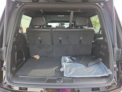 New 2026 Jeep Grand Wagoneer Limited AWD/4WD image 9