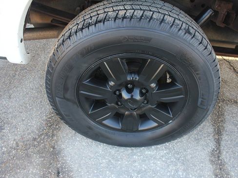 Used 2011 Ford F150 Lariat w/ Lariat Chrome Pkg image 52