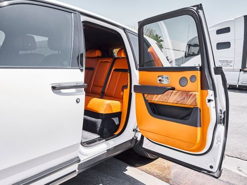 Used 2020 Rolls-Royce Cullinan AWD/4WD image 30