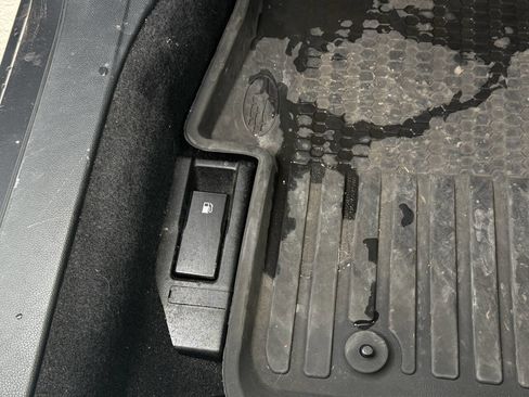 Used 2018 Subaru Impreza 2.0i Premium image 14